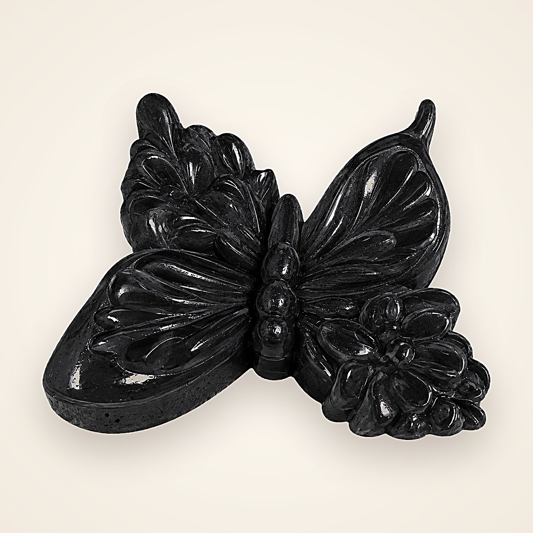 Mariposa de carbón activado